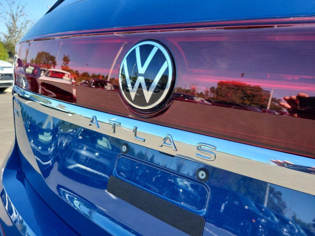 new 2026 Volkswagen Atlas car, priced at $53,644