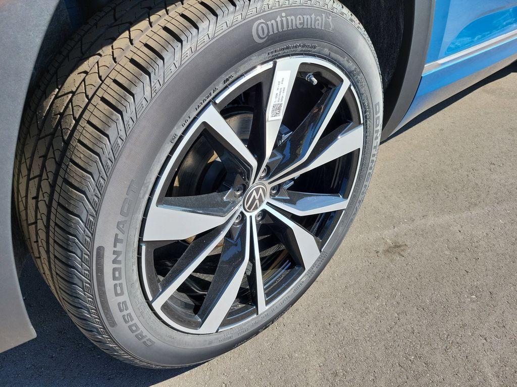 new 2026 Volkswagen Atlas car, priced at $53,644