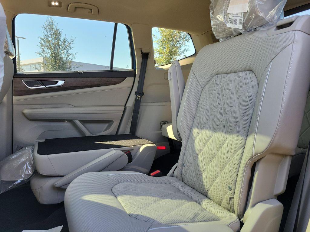 new 2026 Volkswagen Atlas car, priced at $53,644