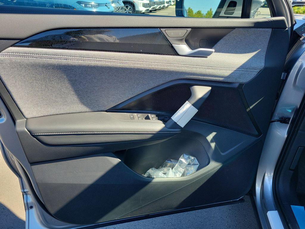 new 2025 Volkswagen Tiguan car, priced at $27,946