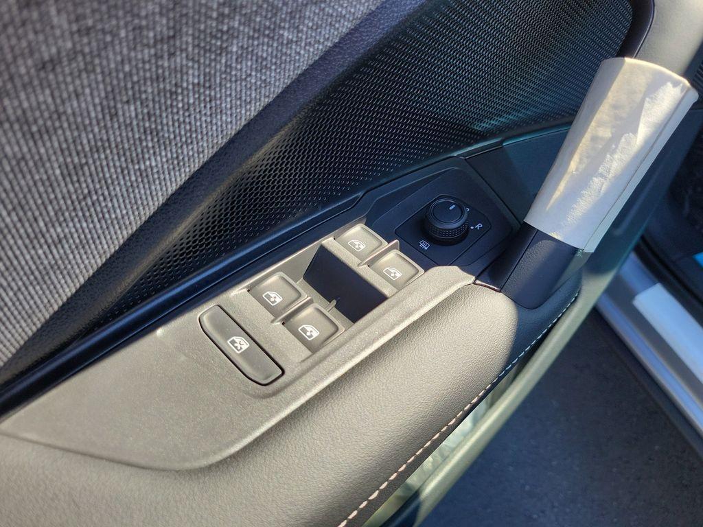 new 2025 Volkswagen Tiguan car, priced at $27,946