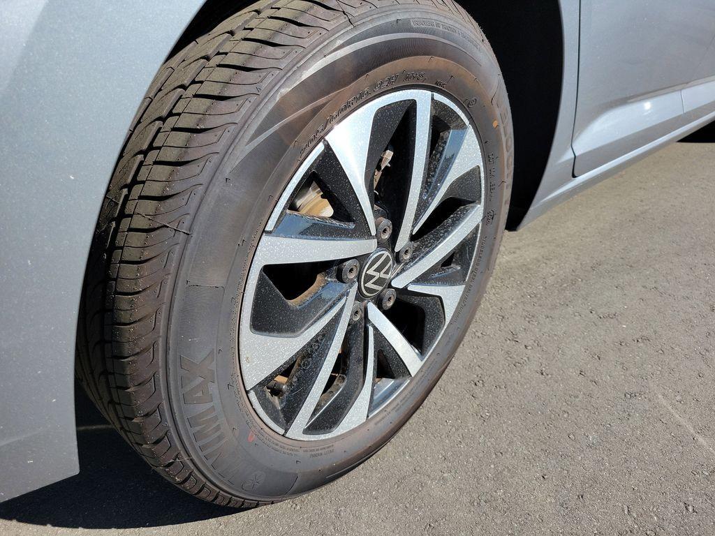 used 2024 Volkswagen Jetta car, priced at $17,895