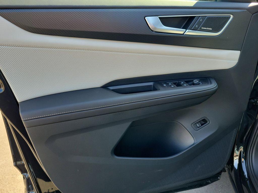 new 2026 Volkswagen Atlas Cross Sport car, priced at $52,569