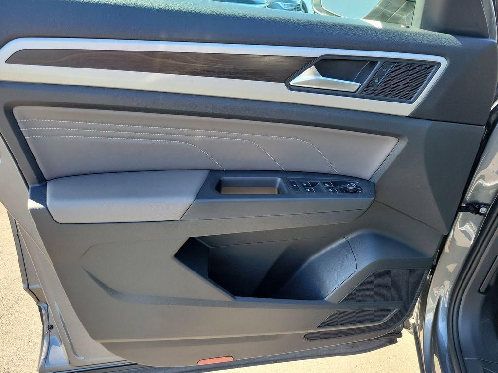 used 2023 Volkswagen Atlas car, priced at $24,995