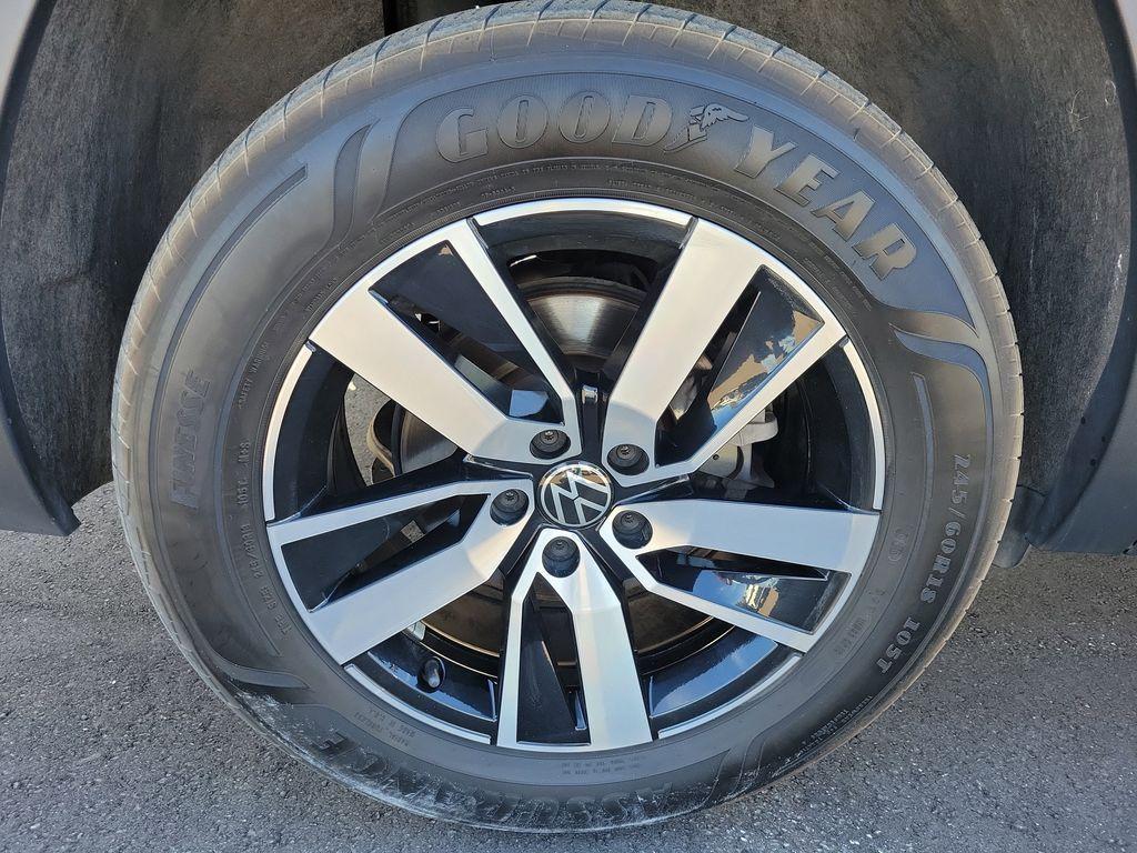 used 2023 Volkswagen Atlas car, priced at $24,995