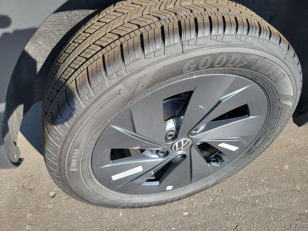 new 2025 Volkswagen Taos car, priced at $24,348