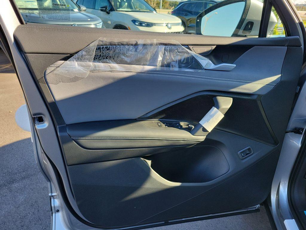 new 2025 Volkswagen Tiguan car, priced at $30,657