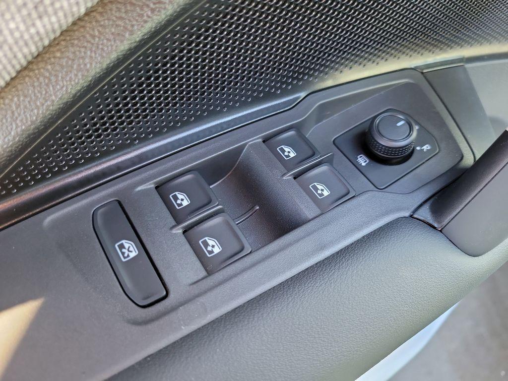 new 2025 Volkswagen Tiguan car, priced at $27,946