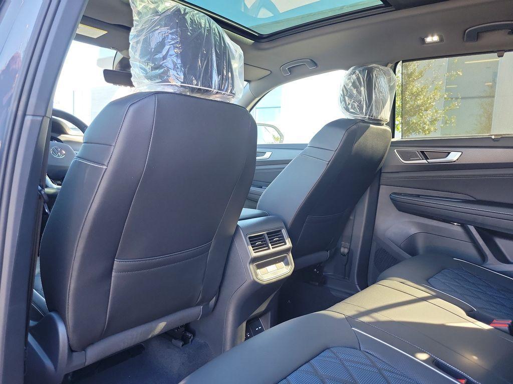 new 2026 Volkswagen Atlas Cross Sport car, priced at $53,006