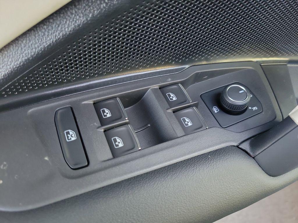 new 2025 Volkswagen Tiguan car, priced at $30,657