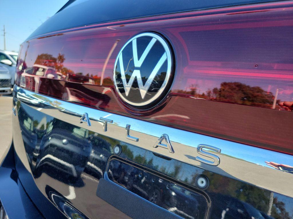 new 2026 Volkswagen Atlas car, priced at $53,046