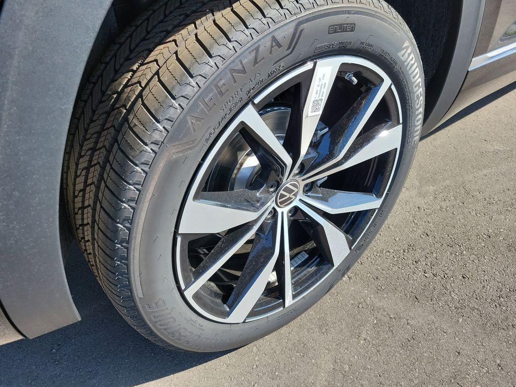 new 2026 Volkswagen Atlas car, priced at $53,046