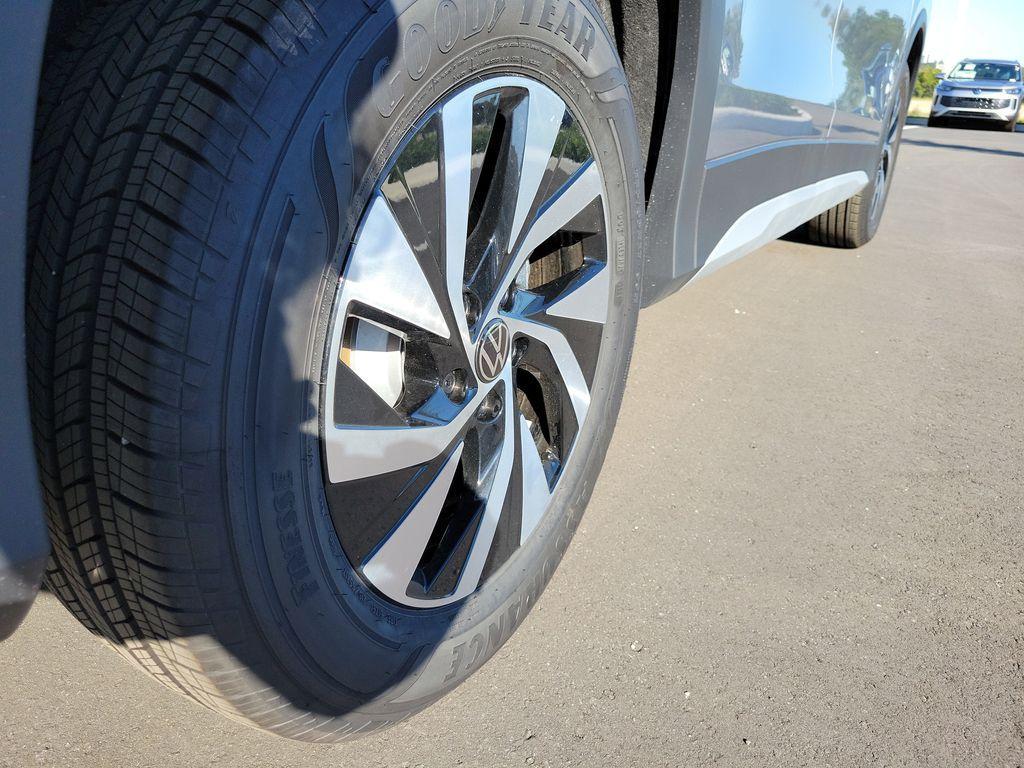 new 2025 Volkswagen Tiguan car, priced at $27,946