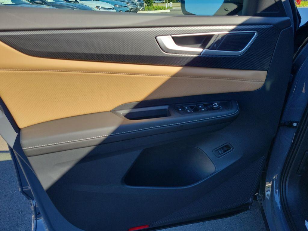 new 2026 Volkswagen Atlas Cross Sport car, priced at $50,046