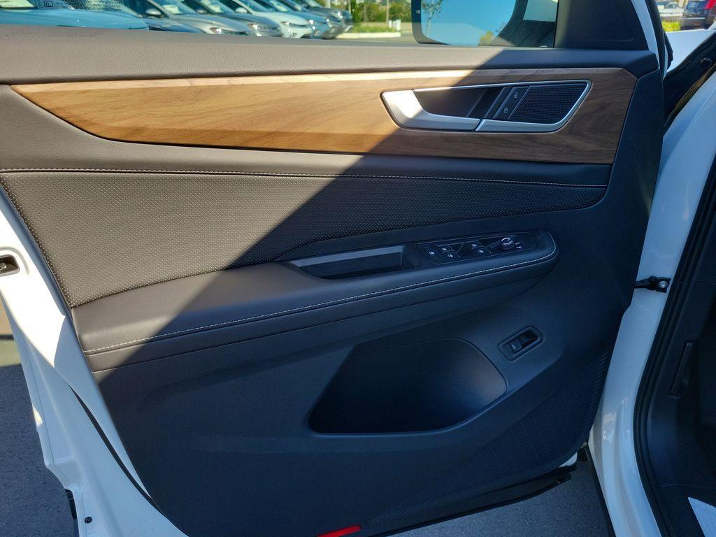 new 2026 Volkswagen Atlas car, priced at $43,975