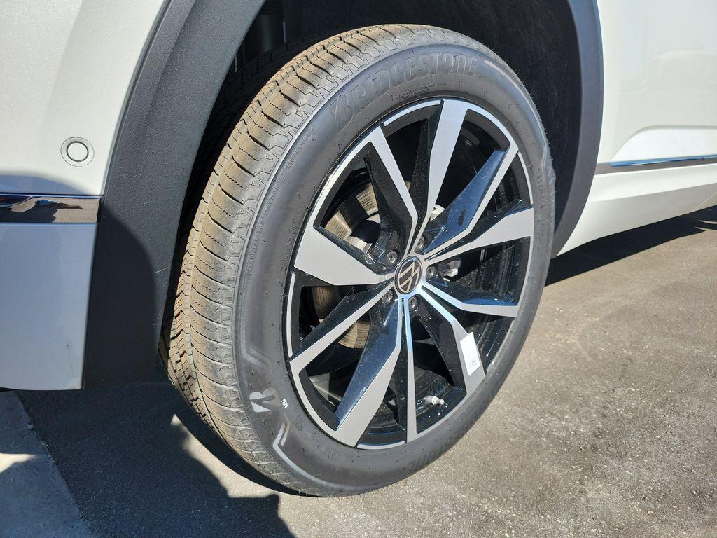 new 2026 Volkswagen Atlas Cross Sport car, priced at $53,006