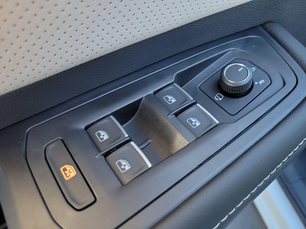 new 2026 Volkswagen Atlas Cross Sport car, priced at $53,006