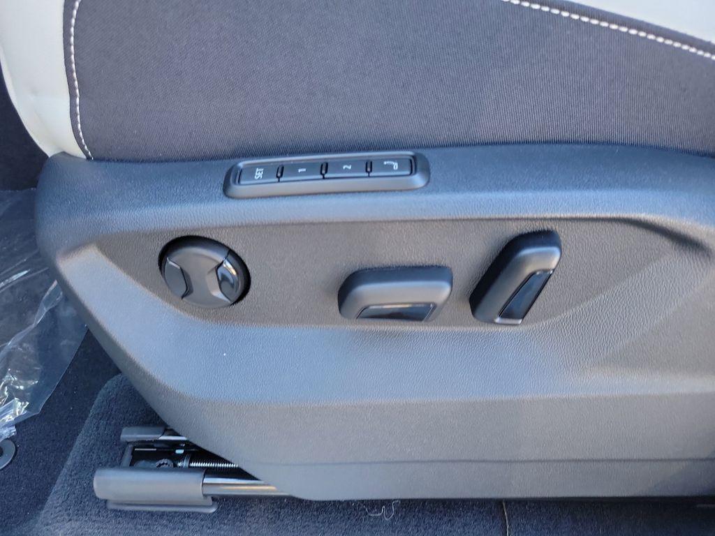 new 2026 Volkswagen Atlas Cross Sport car, priced at $53,006