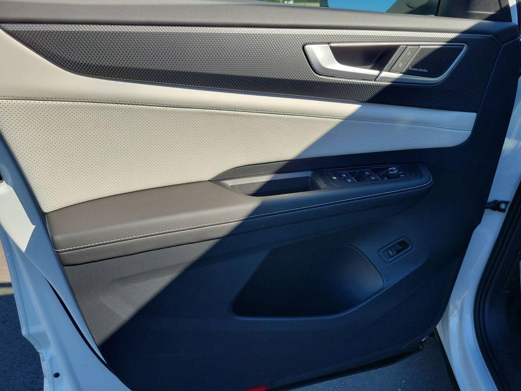 new 2026 Volkswagen Atlas Cross Sport car, priced at $53,006