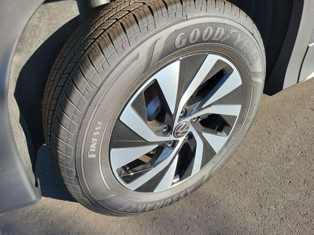 new 2025 Volkswagen Tiguan car, priced at $27,946