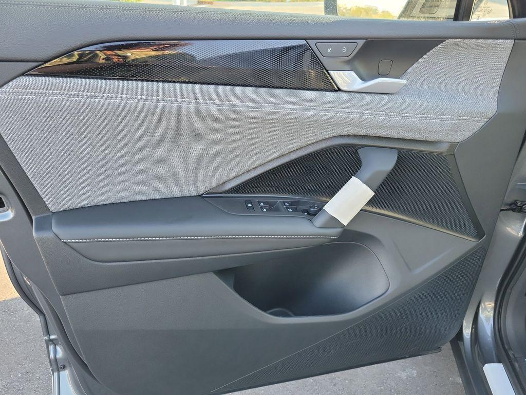 new 2025 Volkswagen Tiguan car, priced at $27,946