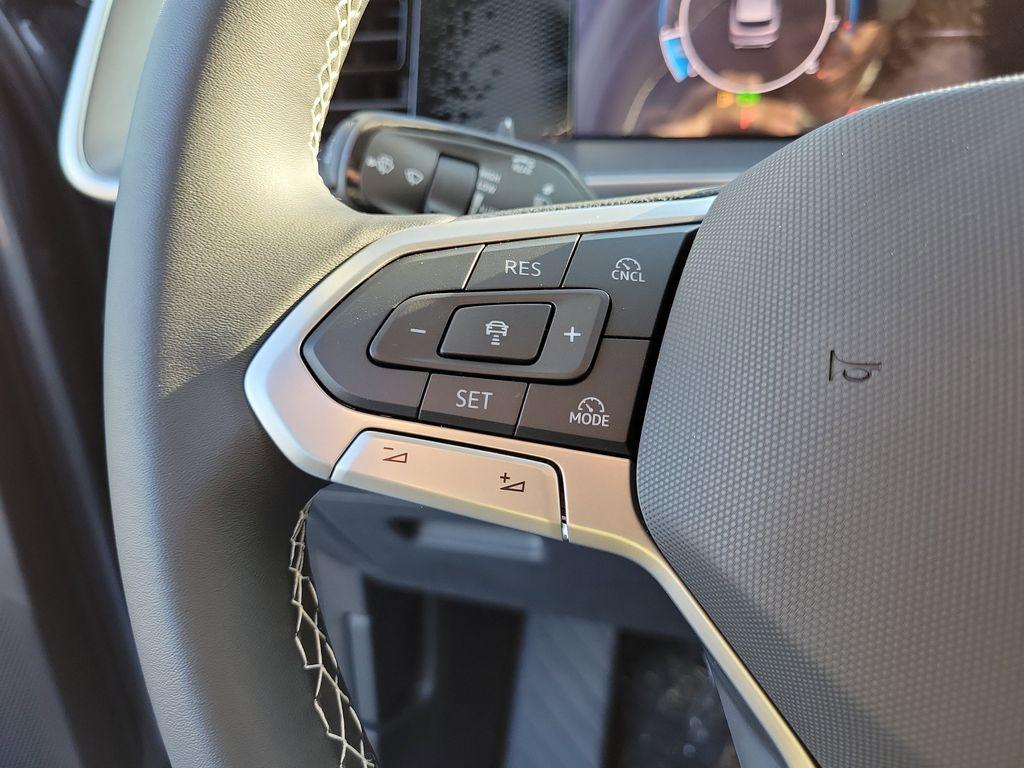 new 2025 Volkswagen Tiguan car, priced at $27,946