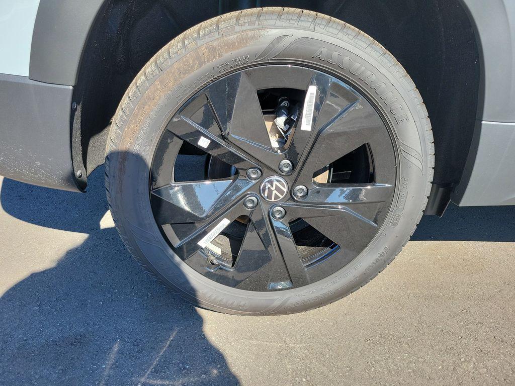 new 2025 Volkswagen Taos car, priced at $28,271
