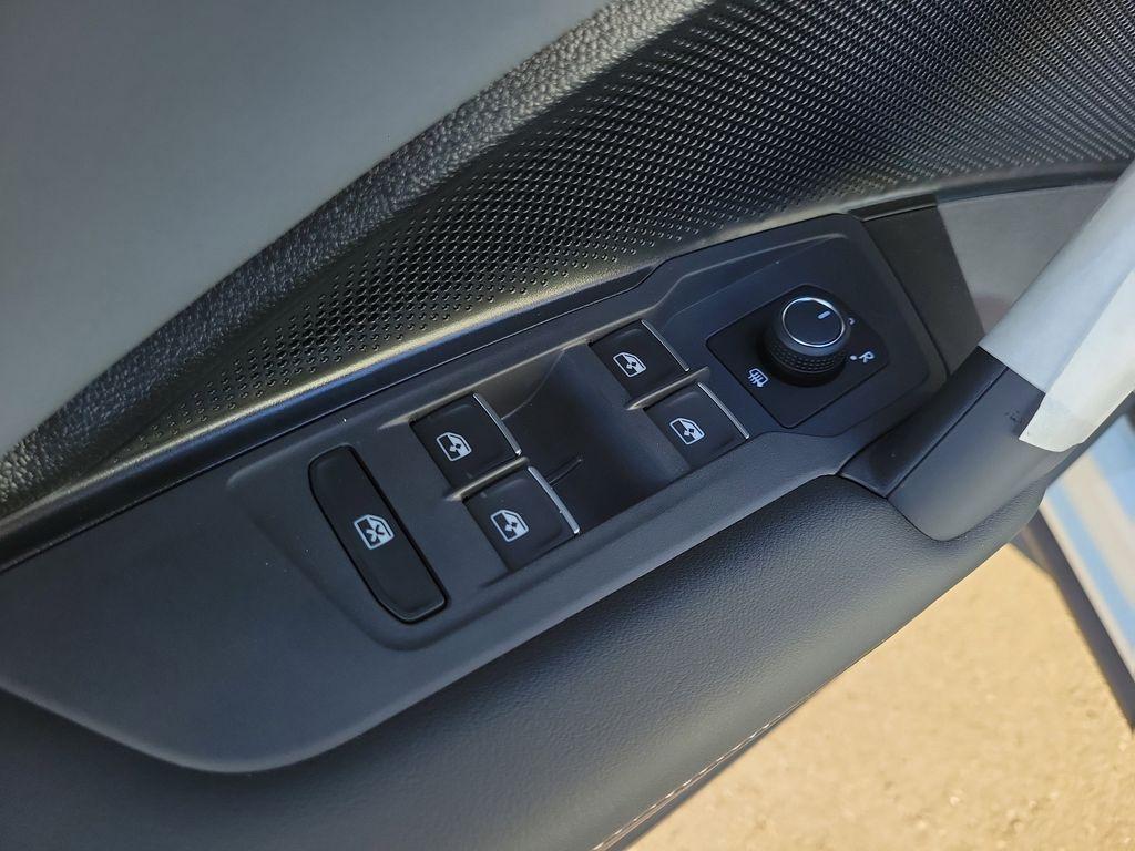 new 2025 Volkswagen Tiguan car, priced at $30,657