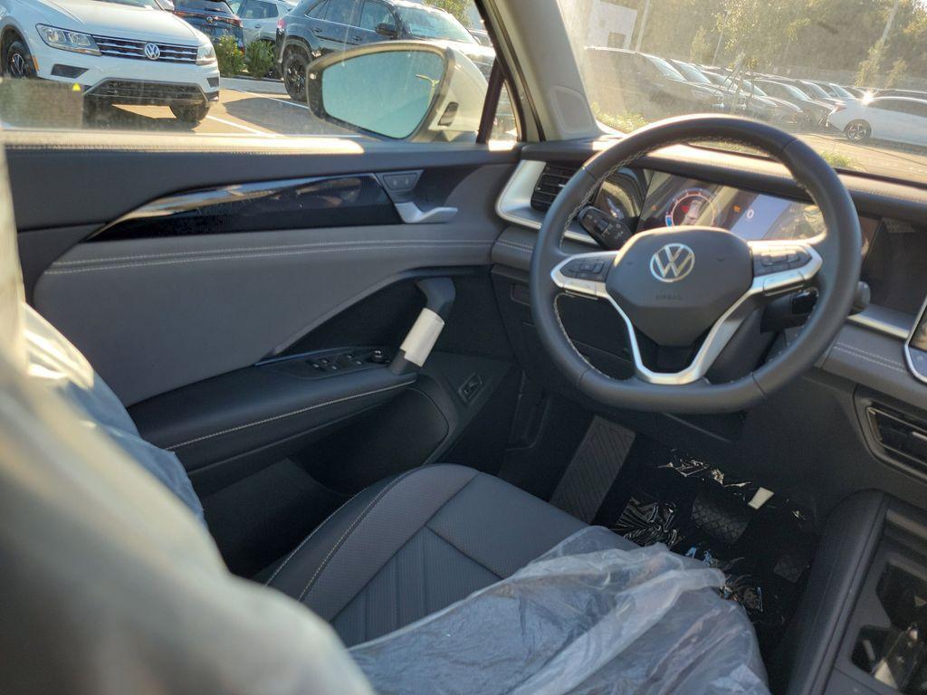 new 2025 Volkswagen Tiguan car, priced at $30,657