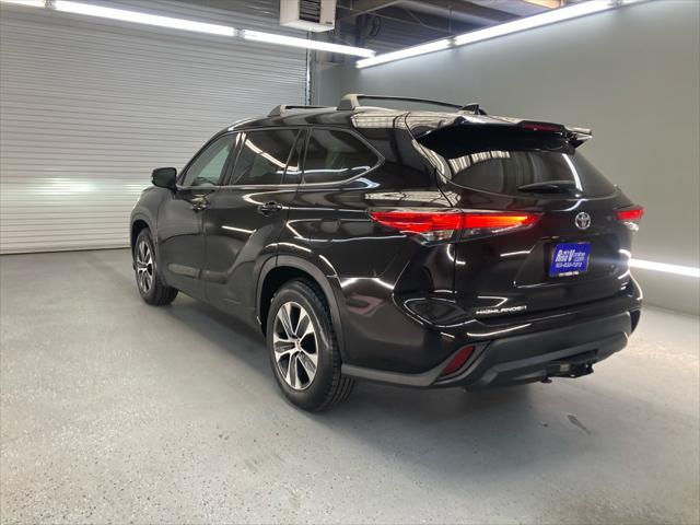 used 2020 Toyota Highlander car, priced at $26,995