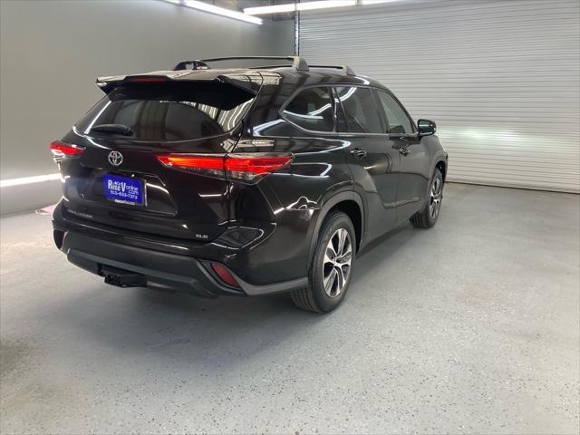 used 2020 Toyota Highlander car, priced at $26,995