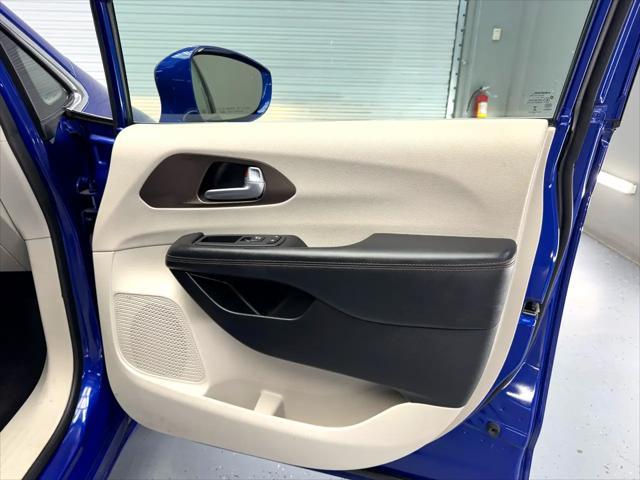 used 2018 Chrysler Pacifica car, priced at $16,995