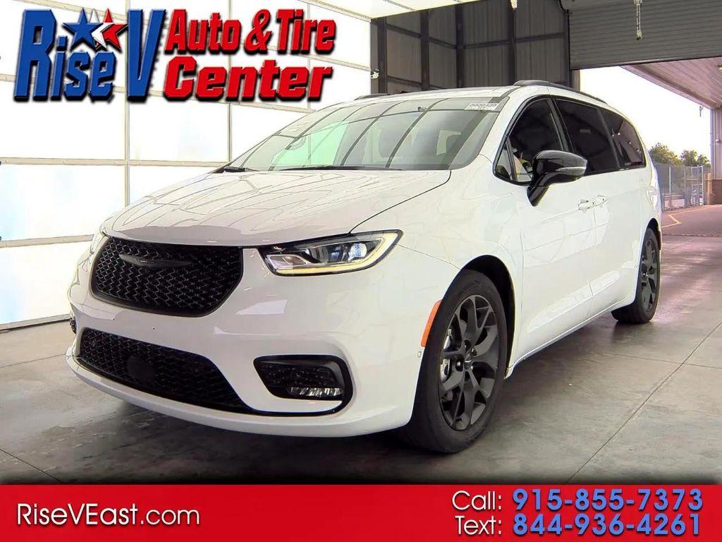 used 2024 Chrysler Pacifica car, priced at $27,995