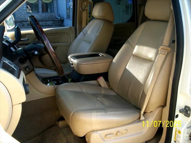used 2014 Cadillac Escalade car, priced at $17,499