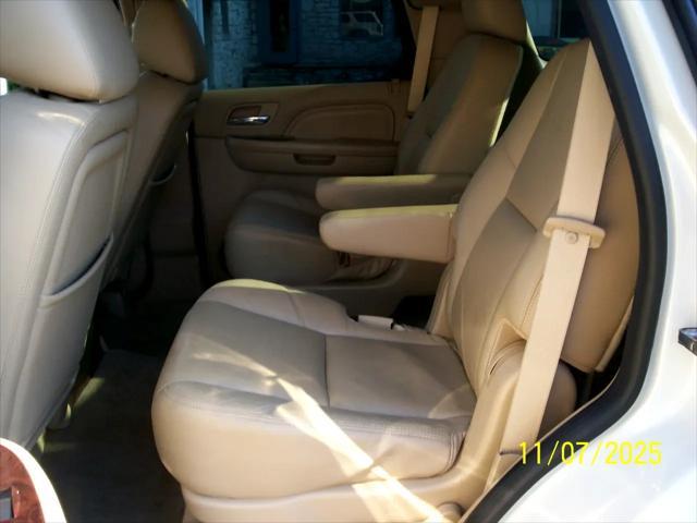 used 2014 Cadillac Escalade car, priced at $17,499