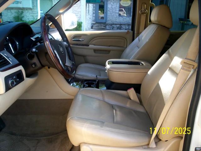 used 2014 Cadillac Escalade car, priced at $17,499