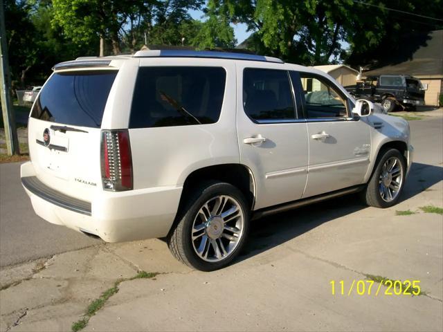 used 2014 Cadillac Escalade car, priced at $17,499