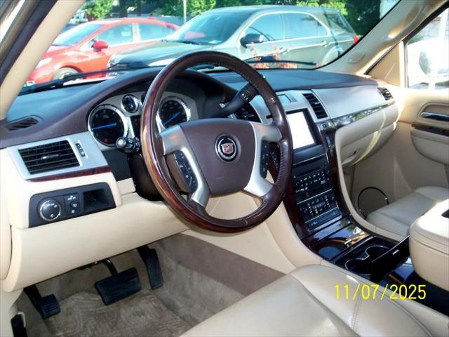 used 2014 Cadillac Escalade car, priced at $17,499