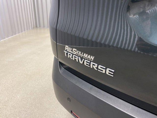 used 2021 Chevrolet Traverse car, priced at $27,988