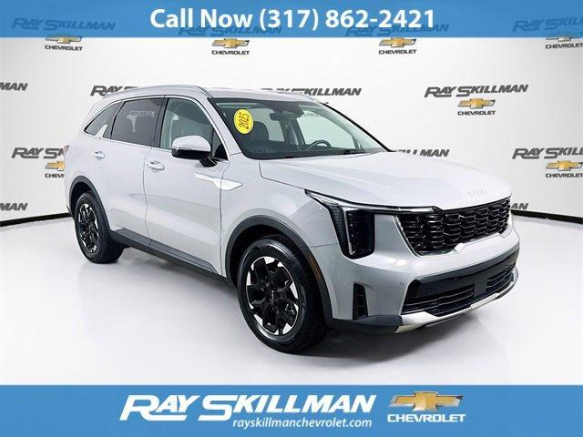 used 2025 Kia Sorento car, priced at $32,988