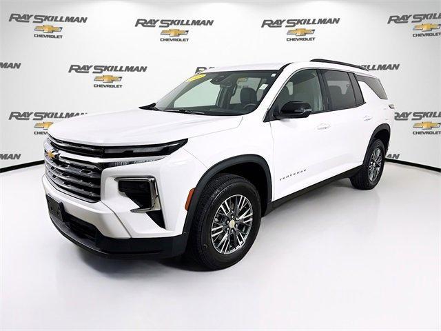 used 2025 Chevrolet Traverse car, priced at $38,988