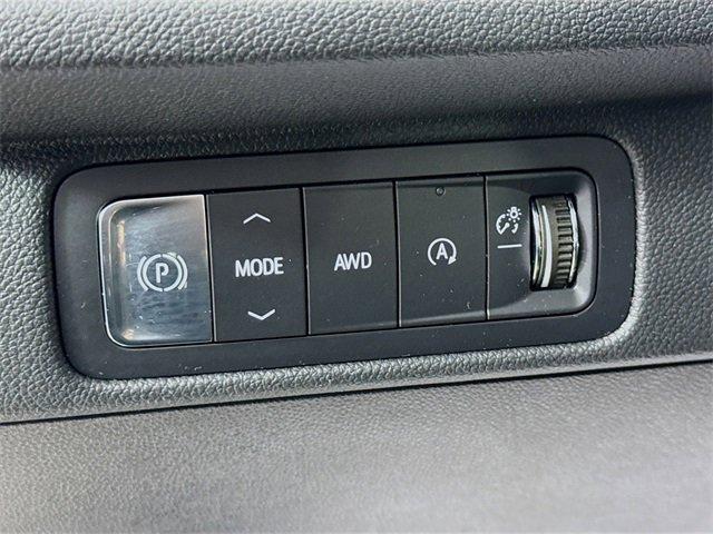 used 2025 Chevrolet Traverse car, priced at $38,988