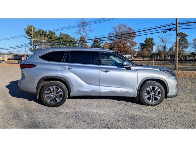 used 2021 Toyota Highlander car, priced at $29,999