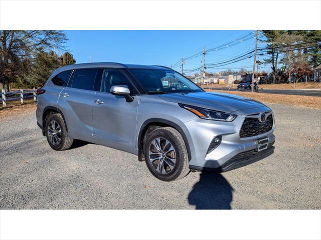 used 2021 Toyota Highlander car, priced at $29,999