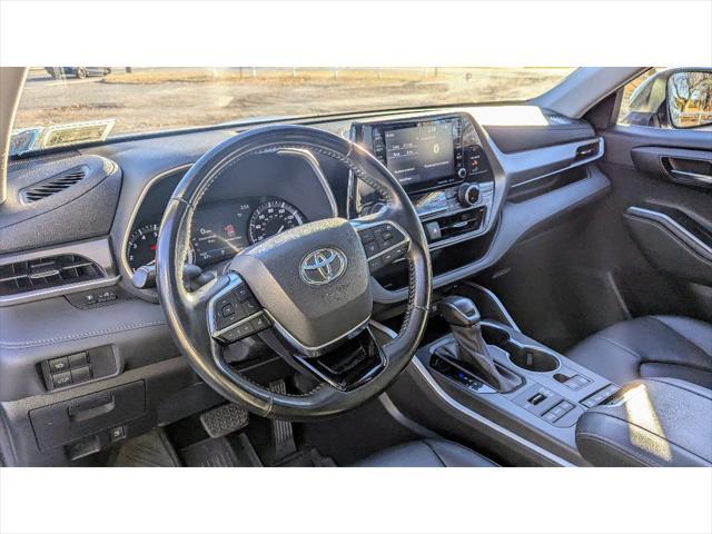 used 2021 Toyota Highlander car, priced at $29,999