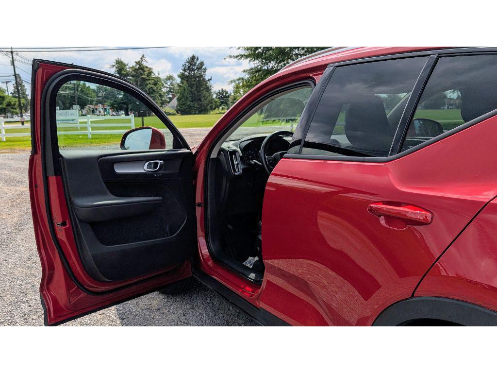 used 2021 Volvo XC40 car, priced at $18,500