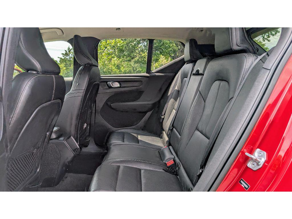 used 2021 Volvo XC40 car, priced at $18,500