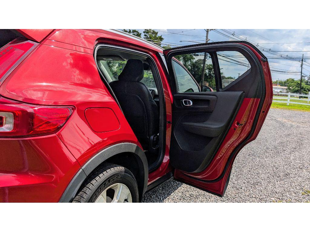 used 2021 Volvo XC40 car, priced at $18,500