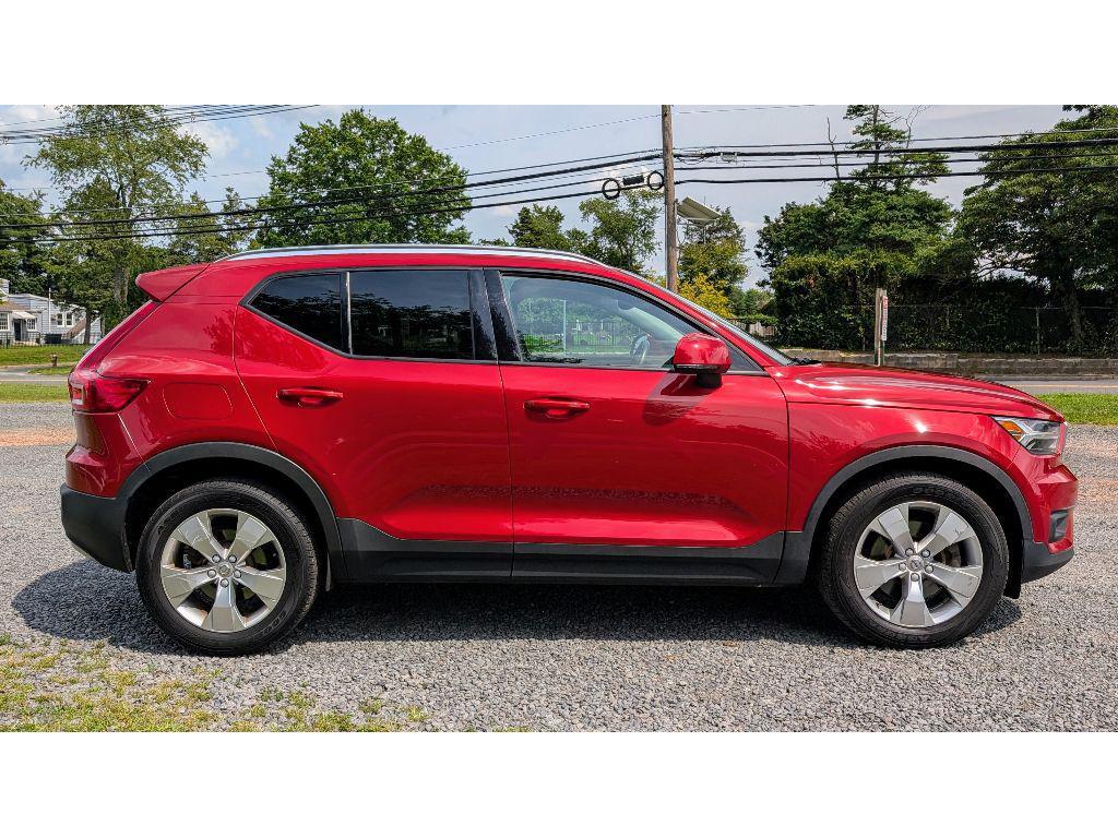 used 2021 Volvo XC40 car, priced at $18,500