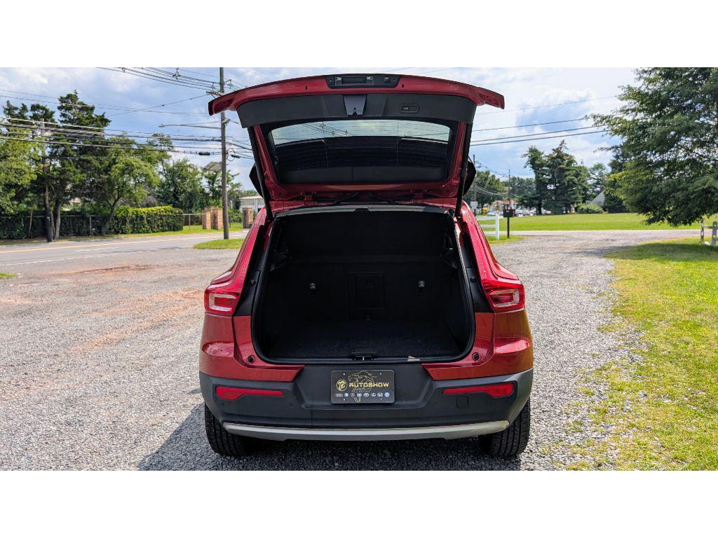 used 2021 Volvo XC40 car, priced at $18,500
